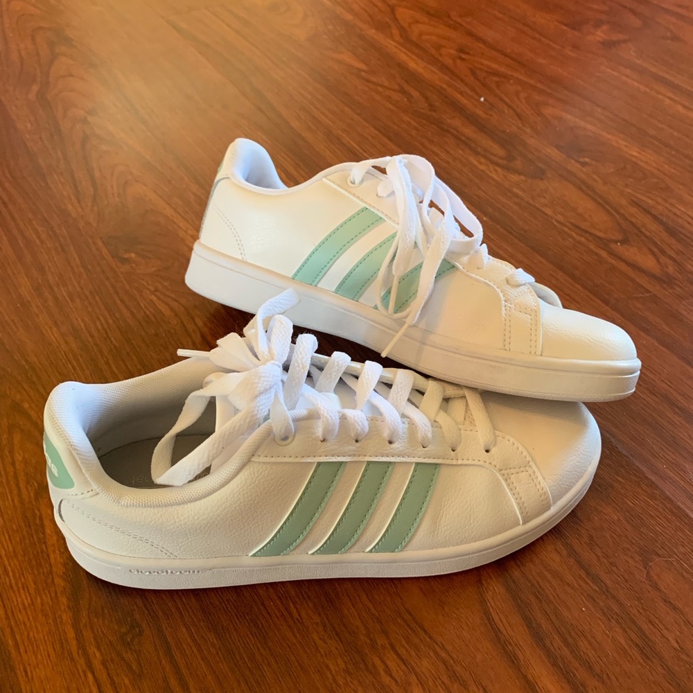 EUC Adidas cloudfoam mint